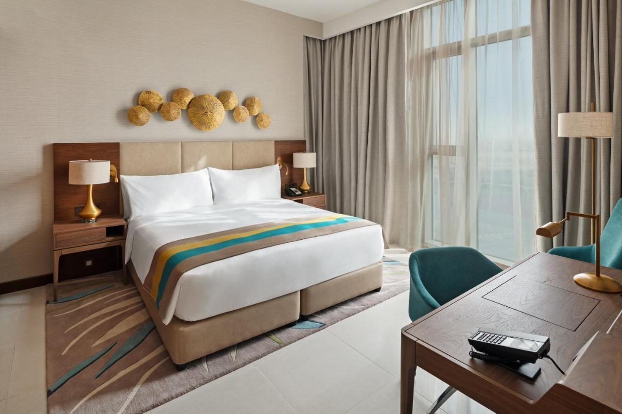 Holiday Inn Dubai Al-Maktoum Airport By Ihg Eksteriør billede