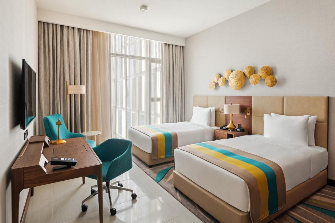 Holiday Inn Dubai Al-Maktoum Airport By Ihg Eksteriør billede