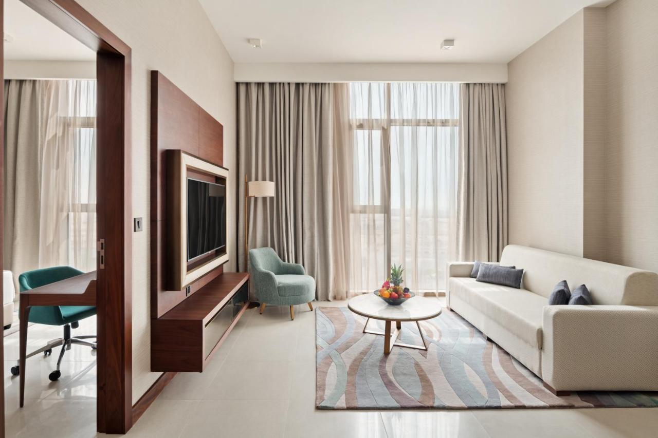 Holiday Inn Dubai Al-Maktoum Airport By Ihg Eksteriør billede