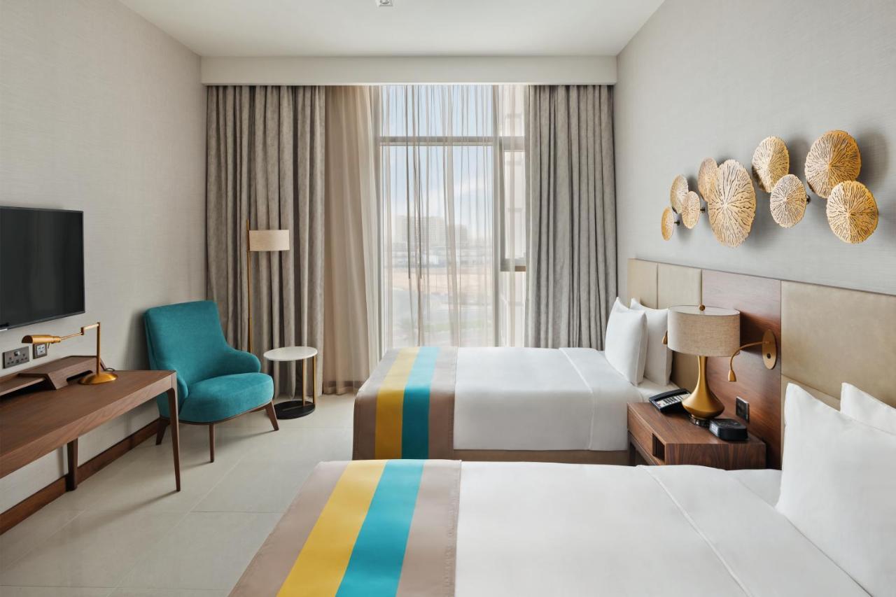 Holiday Inn Dubai Al-Maktoum Airport By Ihg Eksteriør billede